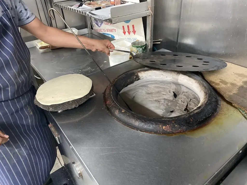 Farris Willson_Jalfrezi_Totton_reseña