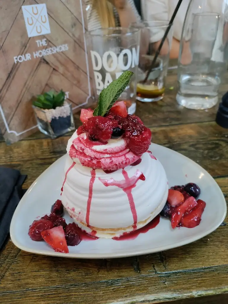 Ken Matthews_The Four Horseshoes_Totton_review