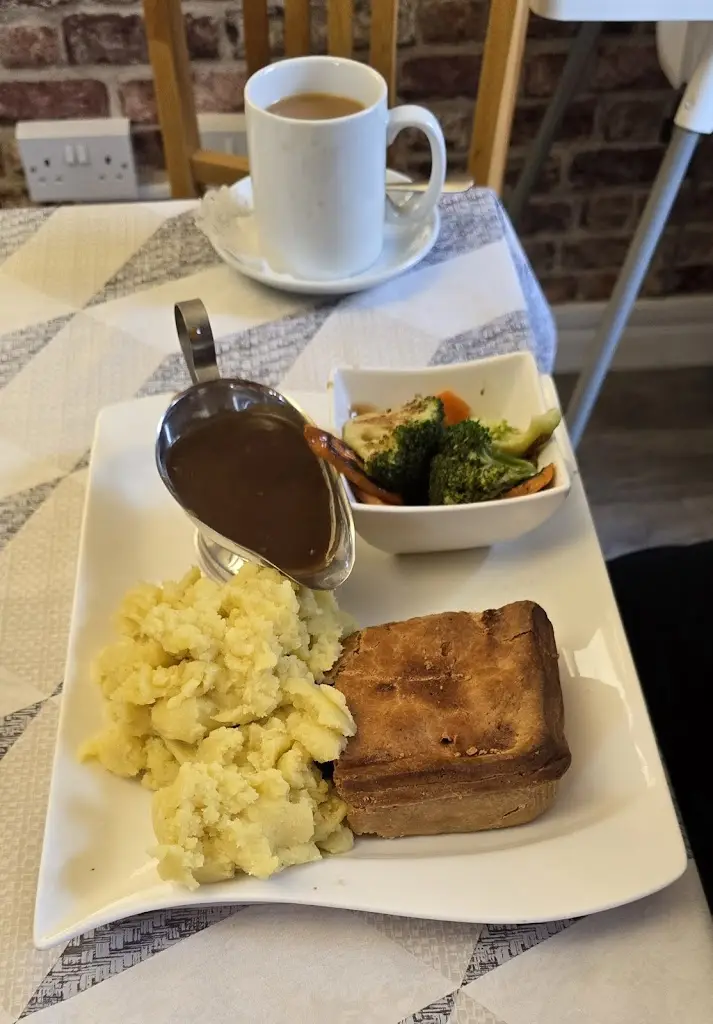 Julie Dickinson _Chums Cafe Ulceby_Ulceby_review