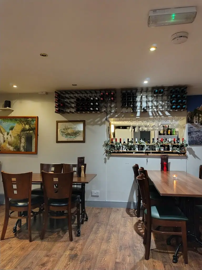 Lesley Huzzey_Al Trullo_Verwood_review