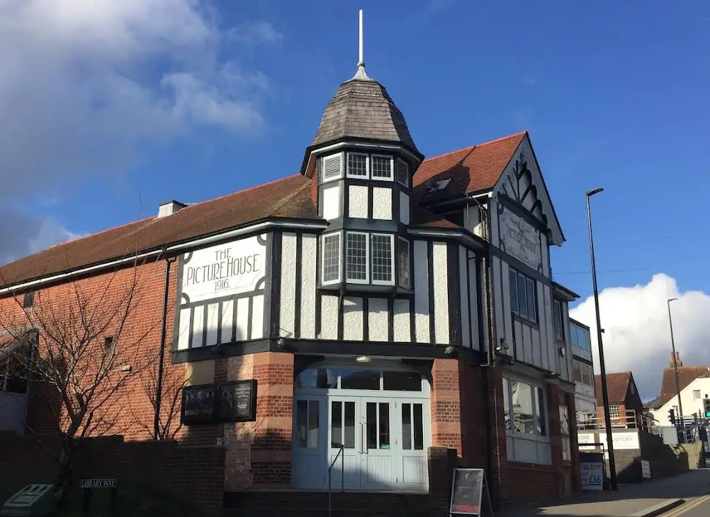 Chloe Rat_Picture House Cinema and Restaurant_Uckfield_Bewertung