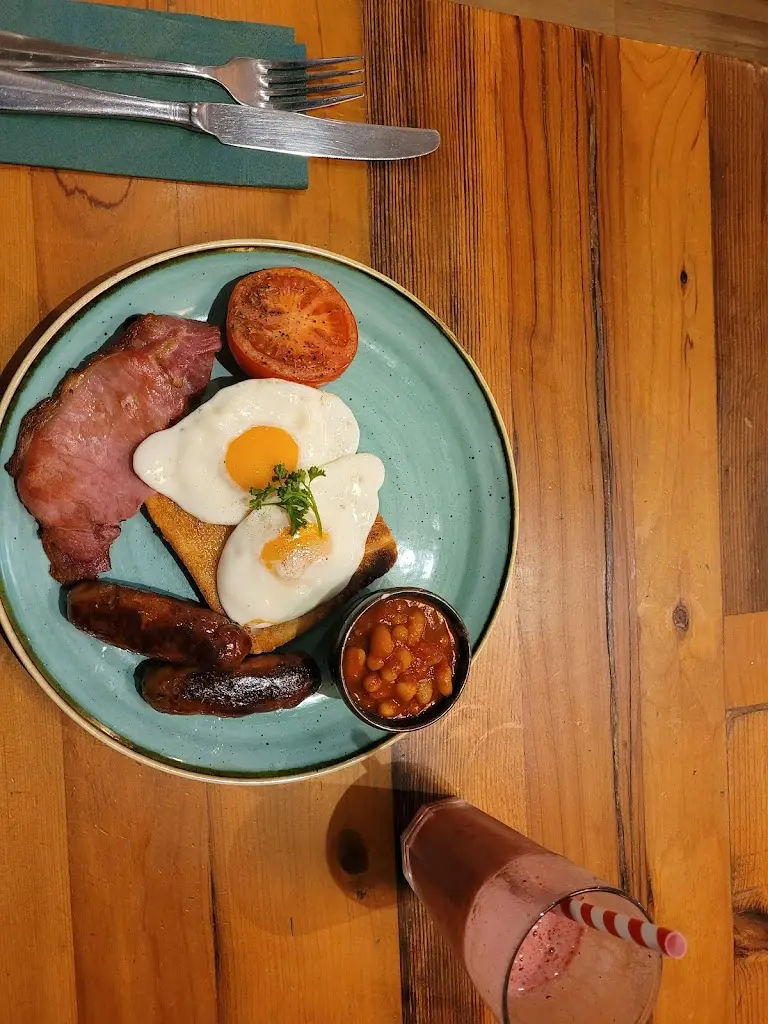 Lee Williams_Hartfields_Uckfield_review