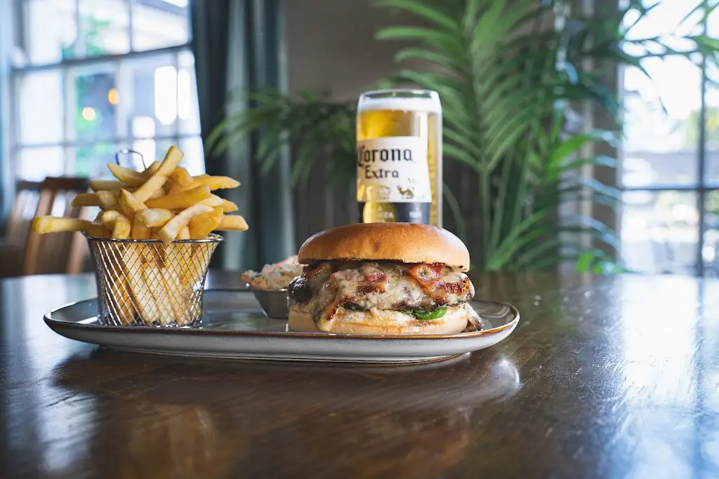 The Lord Nelson Pub & Kitchen_Topsham_slider_image_3