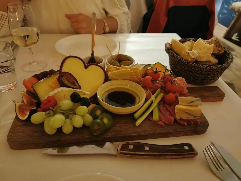 Topsham Wine Cellar_Topsham_slider_image_3