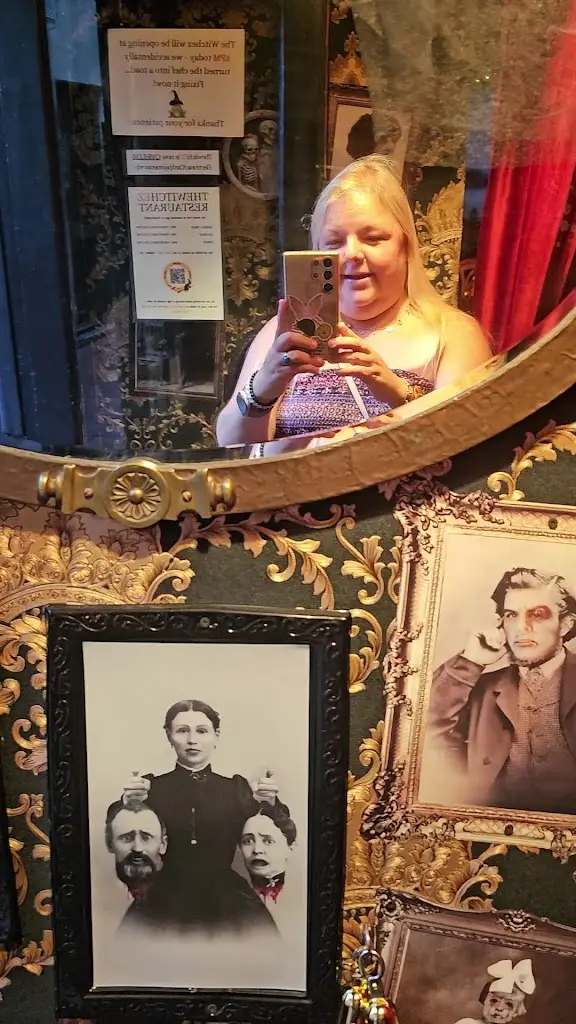 Tina Crowley Psychic & Reiki Master_Thewitchez Restaurant_Beighton_review