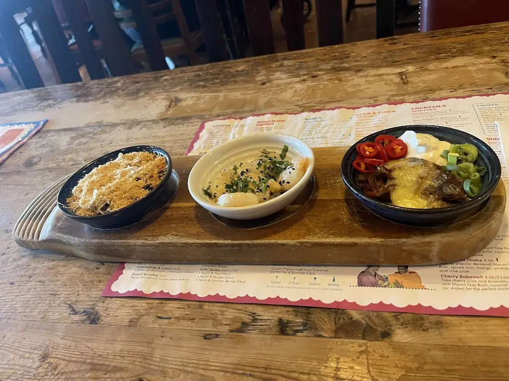 Sarah-Jane Firth_Valeroso Lounge_Trowbridge_review