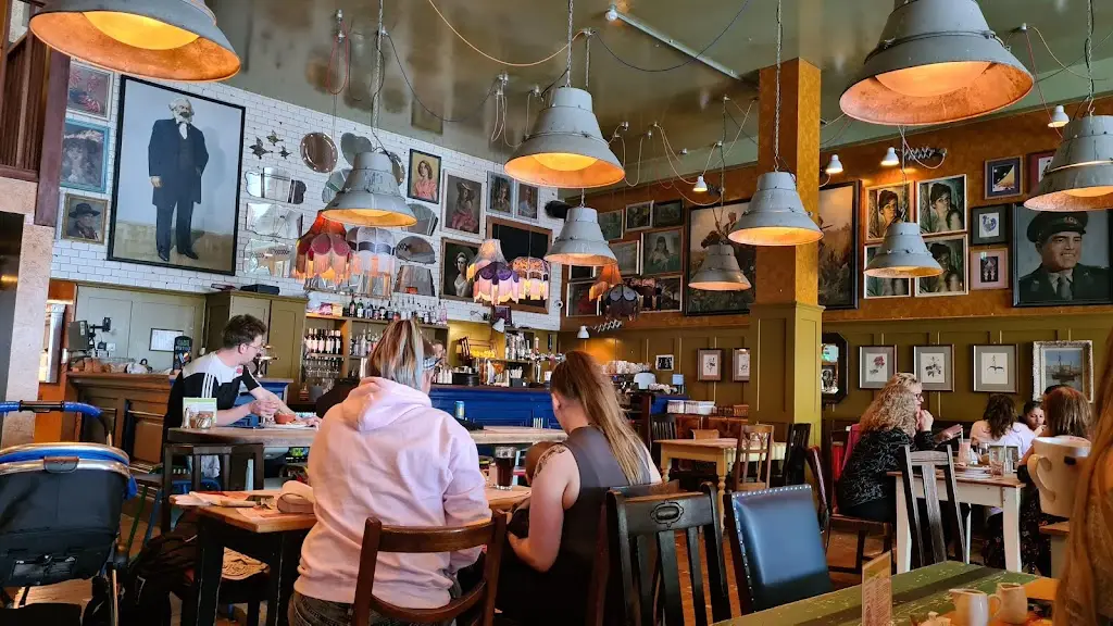 Valeroso Lounge_Trowbridge_slider_image_3