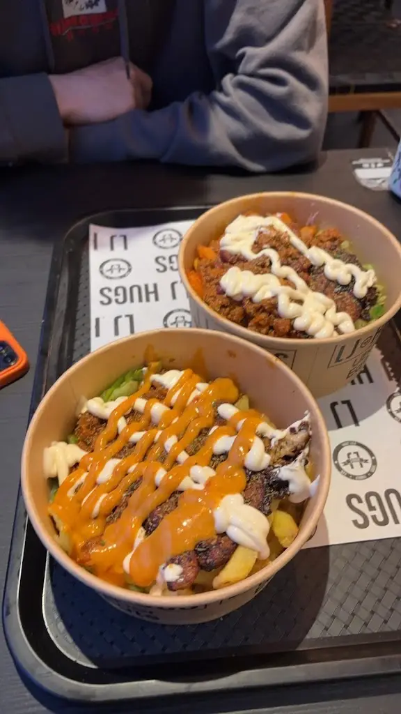 Halle Tansley_LJ Hugs_Trowbridge_review