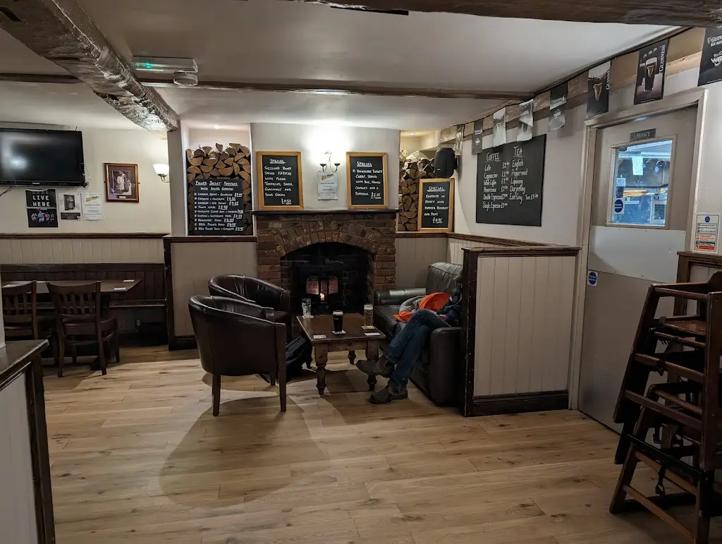 Sebastian Gorgon_The Kings Arms_Trowbridge_review