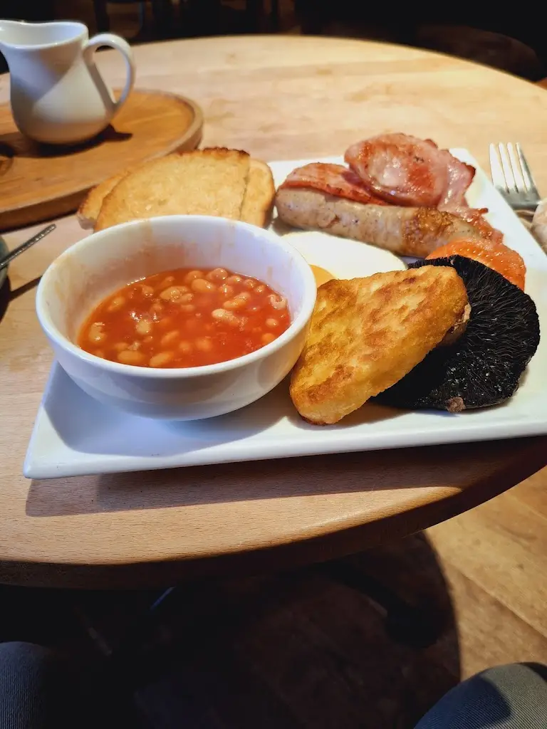 harry edmunds _Leykers_Trowbridge_review