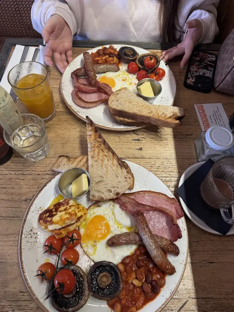 theo fontaine_Cantina_Ventnor_review