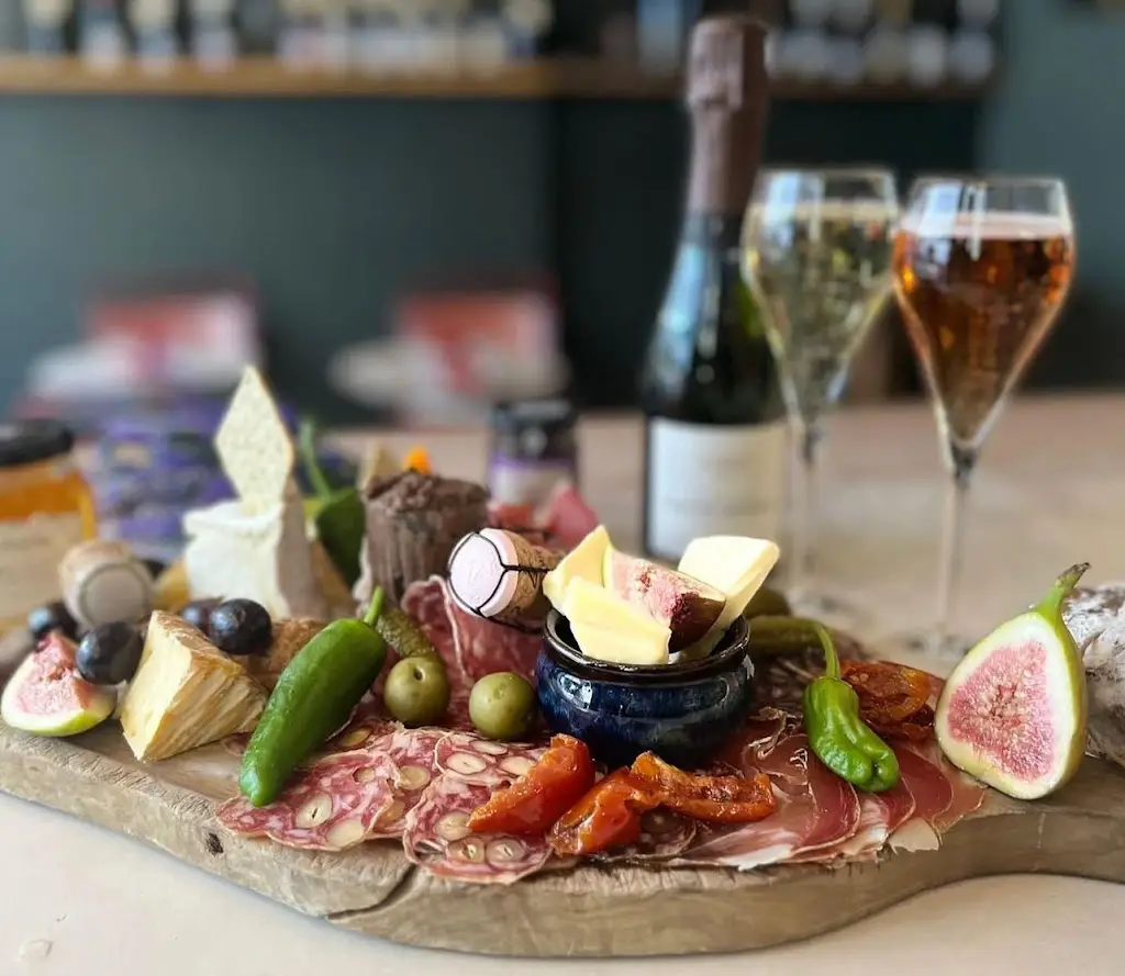 Wellington Bar & Restaurant_Ventnor_slider_image_3