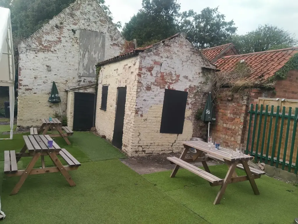 Janet TATE_The Angel Inn & Peacock Lounge Wainfleet_Wainfleet All Saints_review