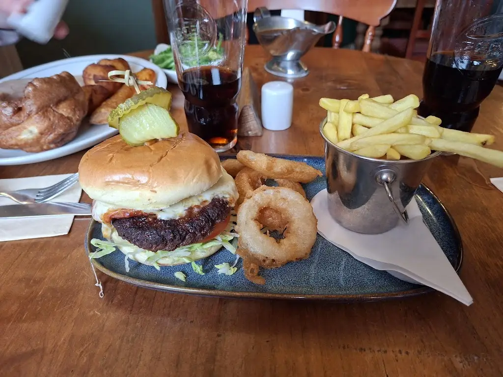 Wandering Yorkshire Man_Dog & Duck_Walkington_review