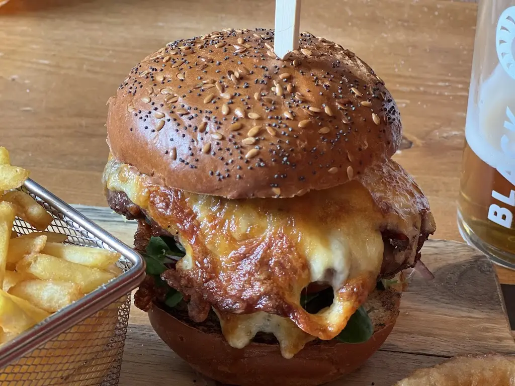 Dog & Duck_Walkington_slider_image_2