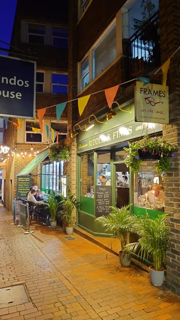 Jessica W_Riddle & Finns The Lanes_Beighton_review