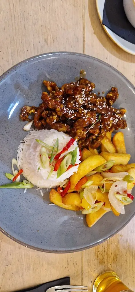 Adriana Banceanu_Old Farmhouse_Ulverston_review