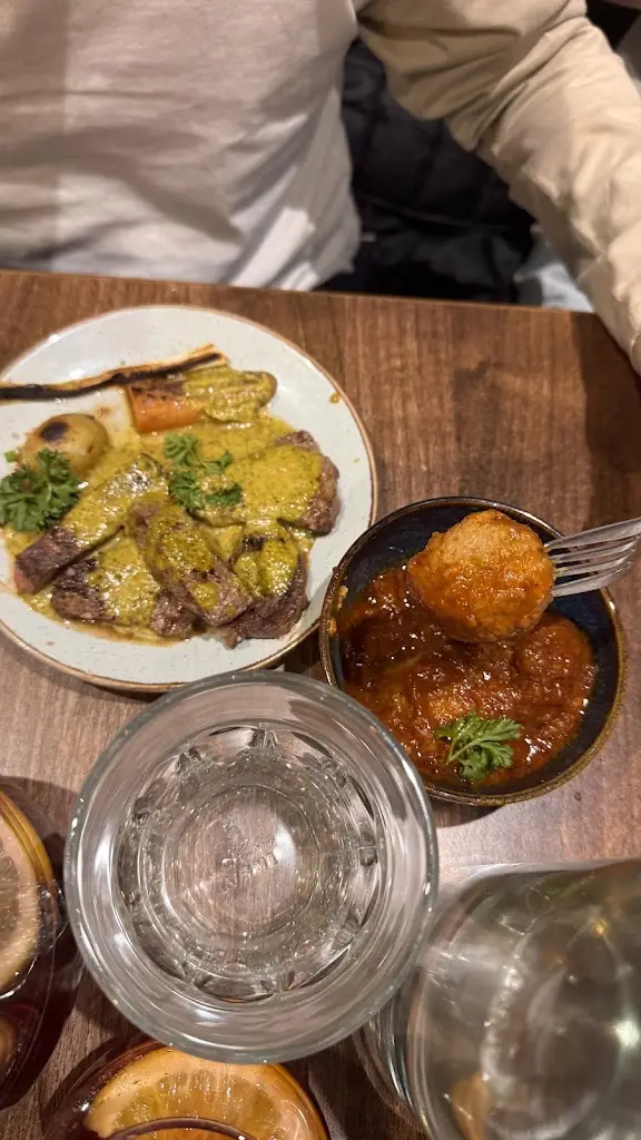 Victoria Victoria_La Terraza Tapas Bar_Upton_review