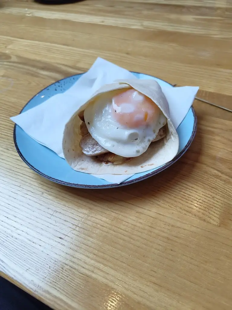 John Murdoch_Cafe No.8_Upton_review