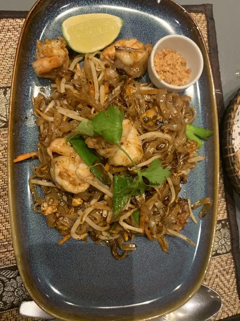 Mubin Demirci_Khao Sarn_Walton_review