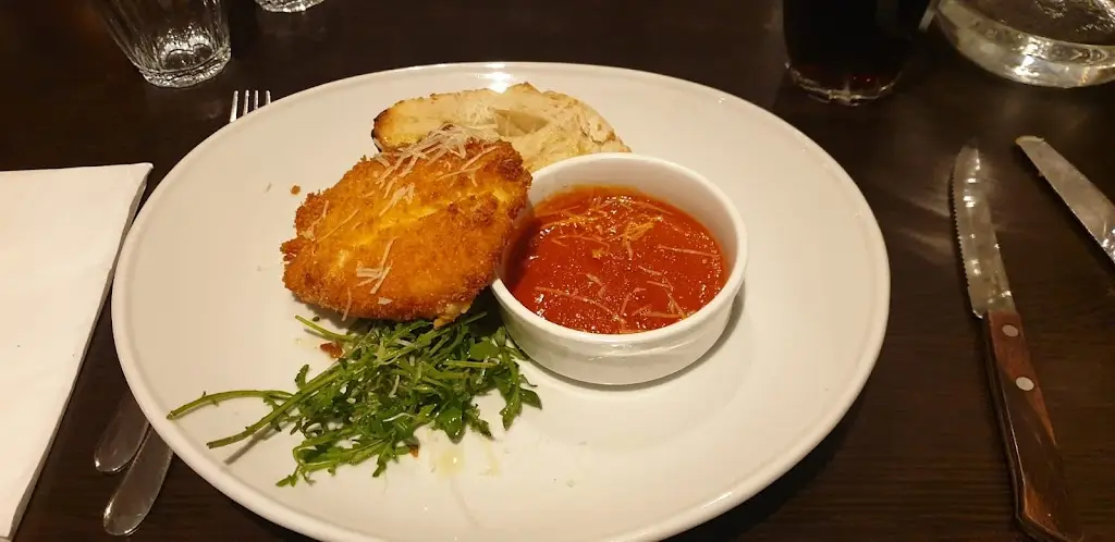 Adam Gagliani_L'affamato Restaurant_Walton_review