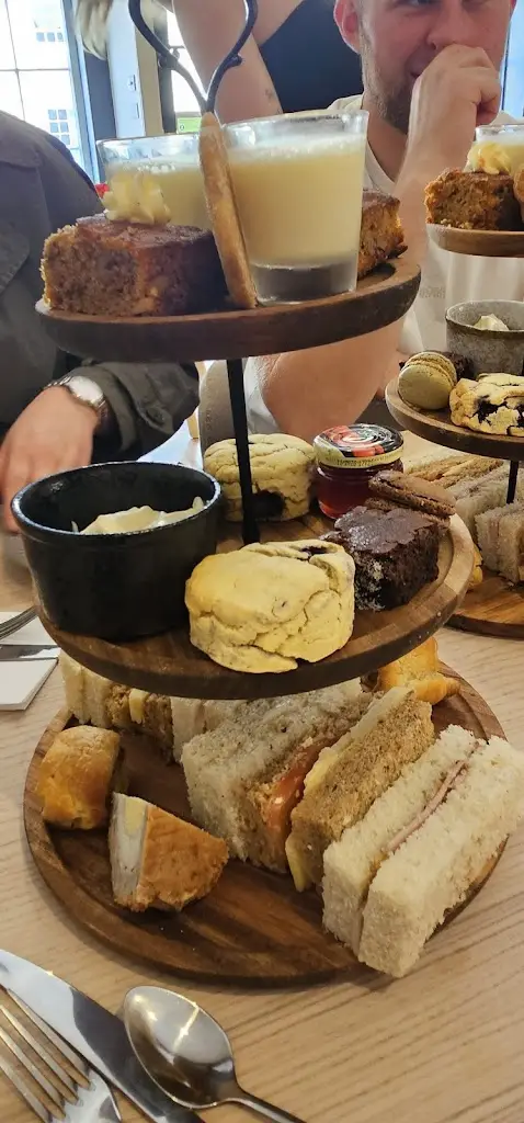 Stefan Polson_Thirteen Wansford_Wansford_review