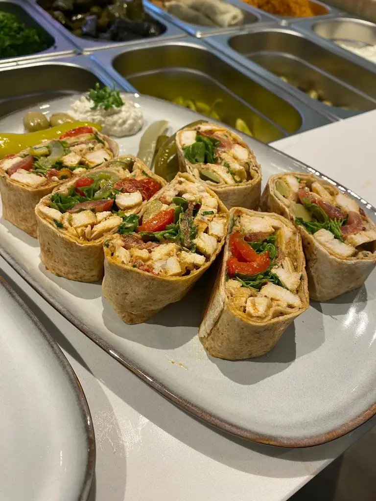 Romaan_Walton-on-Thames_slider_image_2