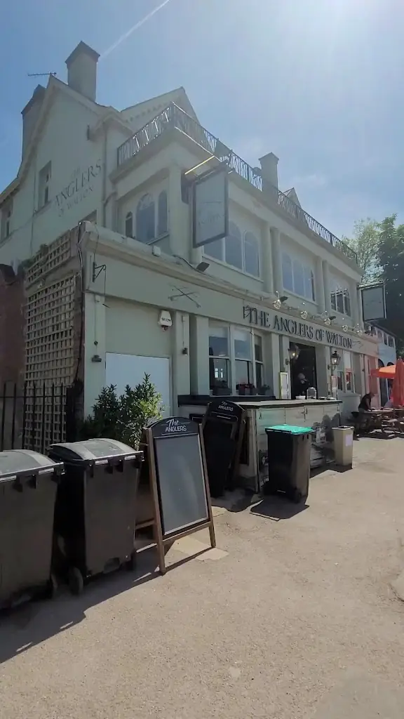 The Anglers Walton Thames_Walton-on-Thames_slider_image_2