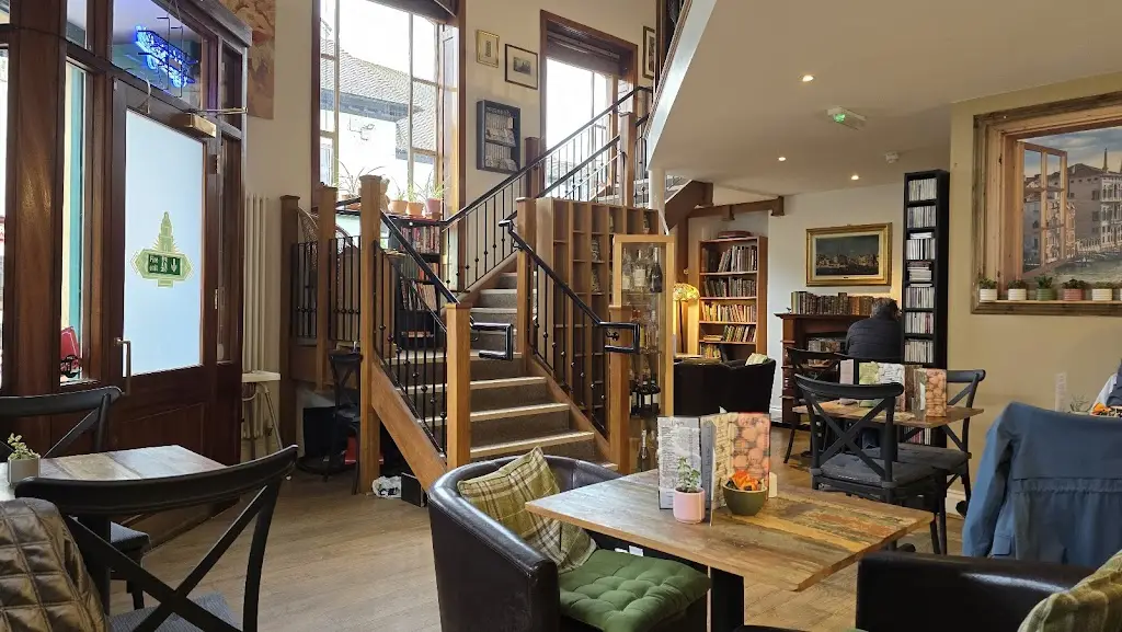 Henry's Cafe, Book Shop And Antiques restaurante en Upton upon Severn