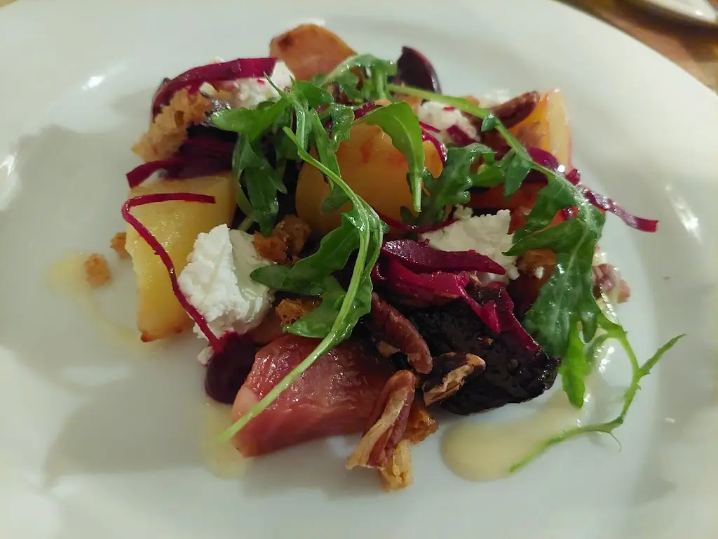 Lauren R_Y Polyn_Wales_review