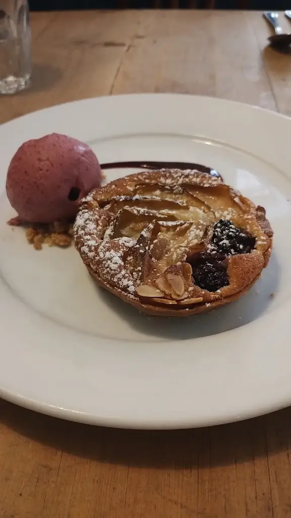 Ms Debens_Y Polyn_Wales_review