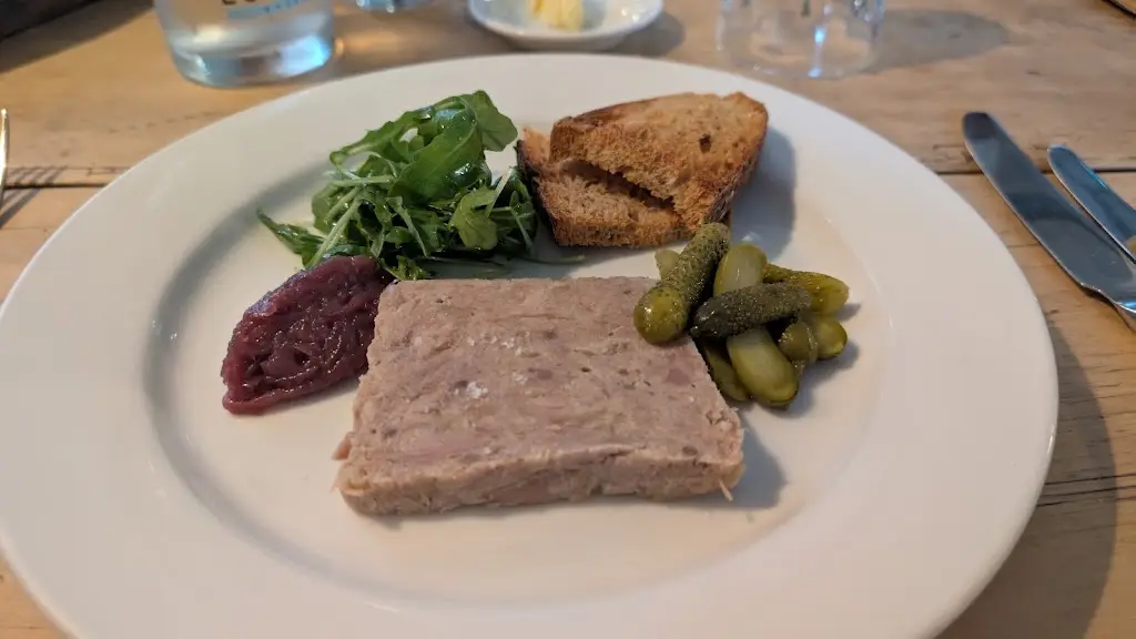 Erich Talbot_Y Polyn_Wales_review