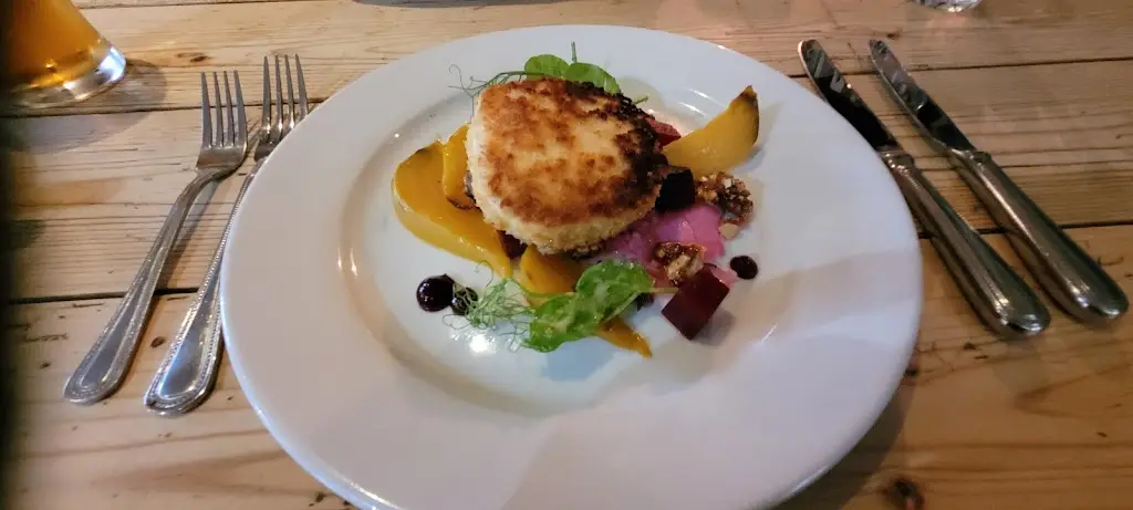 Y Polyn_Wales_slider_image_2