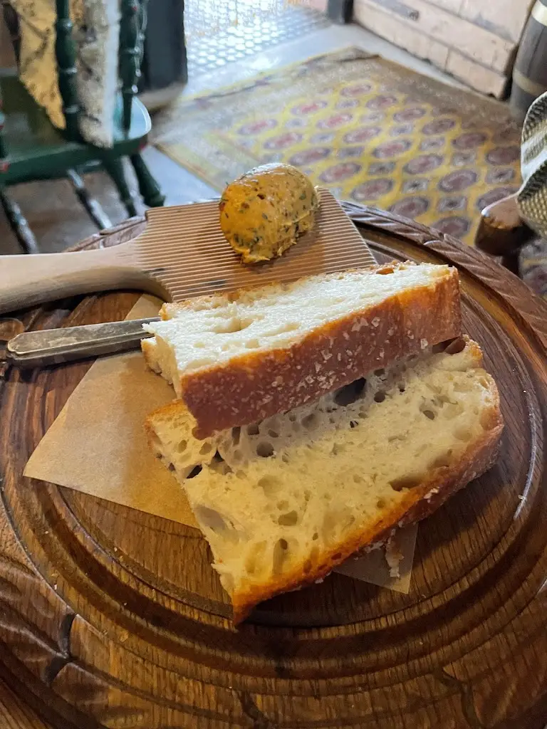 Patrick Hoveman_Paternoster Farm_Wales_review