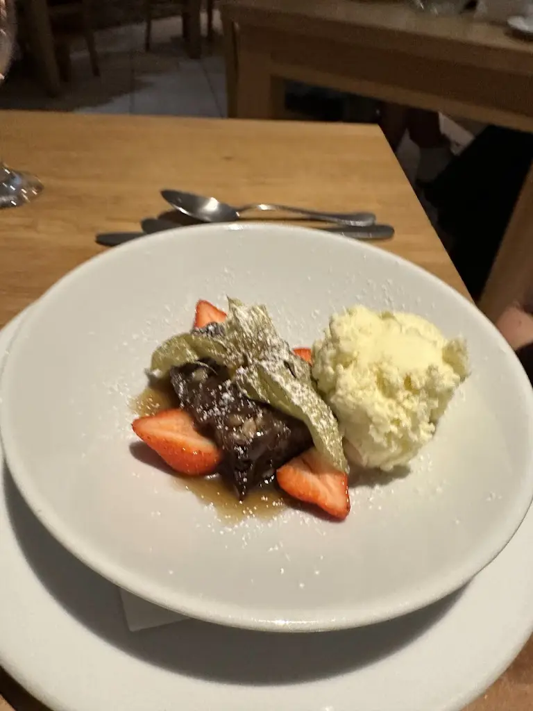 Chris Lewis_La Calabria_Wales_review