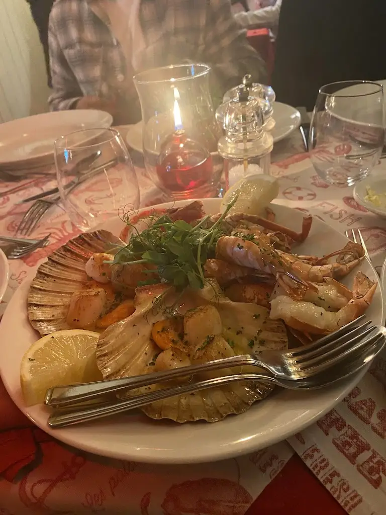 Twnti Seafood Restaurant_Wales_slider_image_2