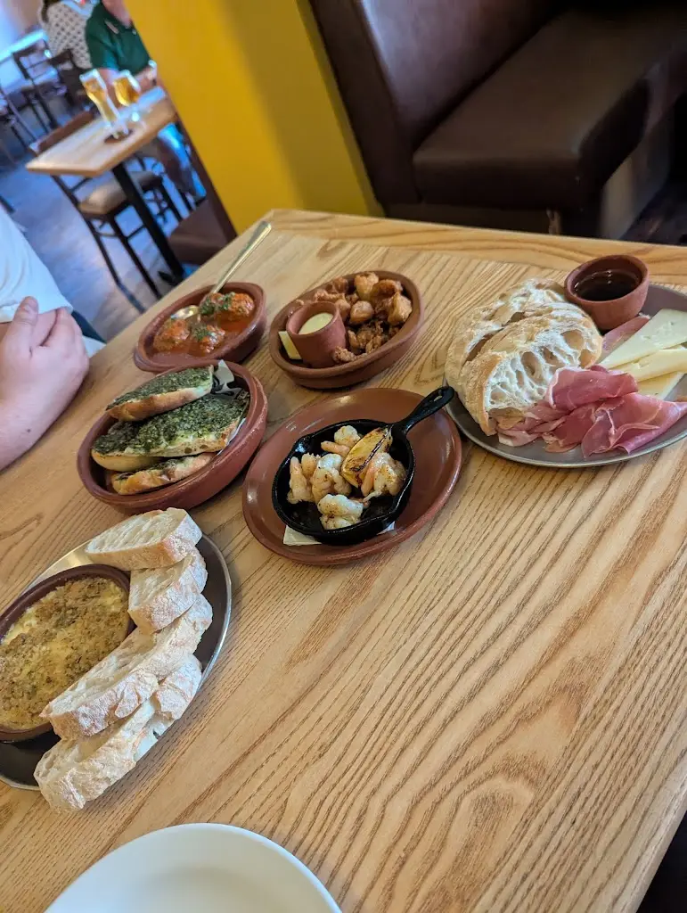 Alex Nutting_The Black Swan_Belper_review