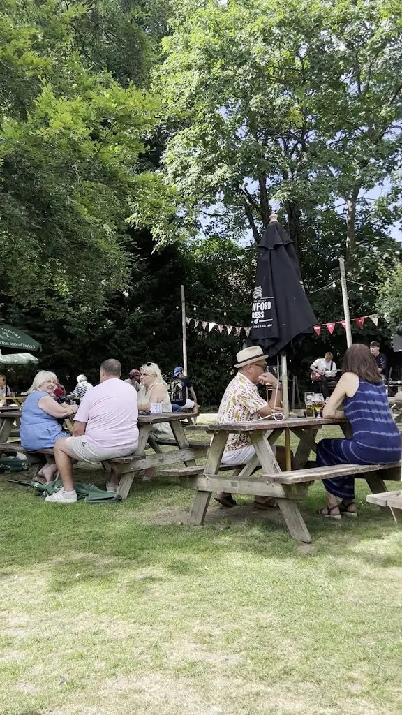 Emily Munday_The Sussex Oak at Warnham_Warnham_recensione