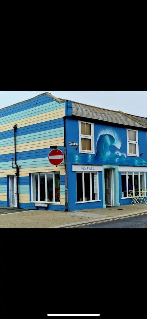 High Tide_Walton-on-the-Naze_slider_image_3