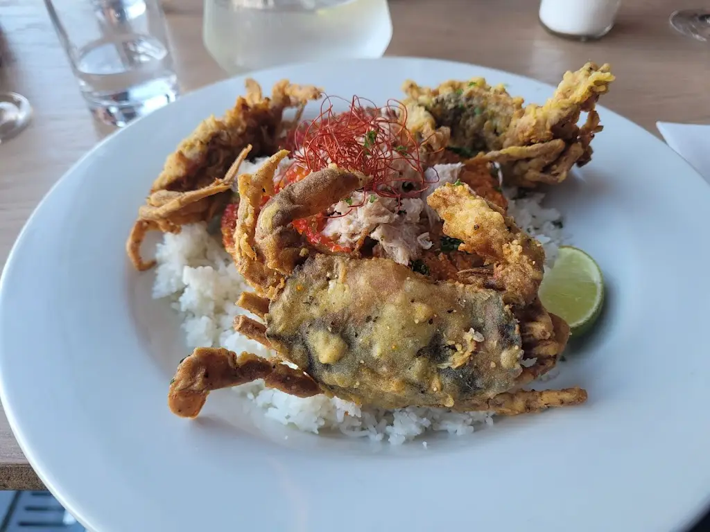 Harbour Lights Seafood Restaurant_Walton-on-the-Naze_slider_image_3