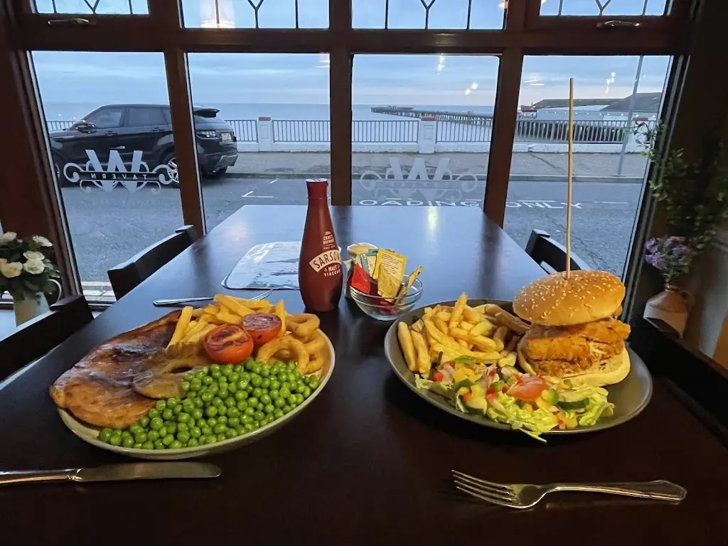 Walton Tavern_Walton-on-the-Naze_slider_image_2