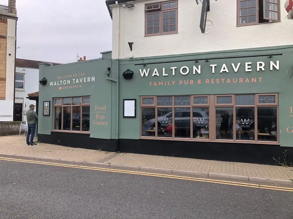 Walton Tavern_Walton-on-the-Naze_slider_image_3