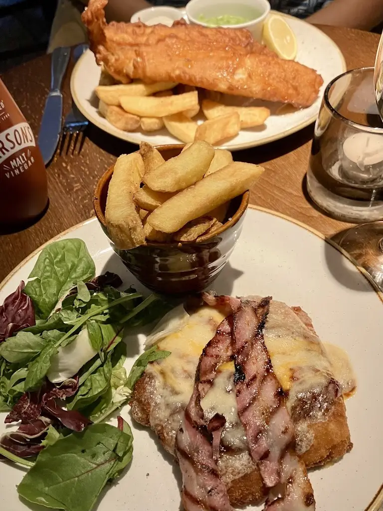 Paul Haylett_The Hanging Gate_Belper_review