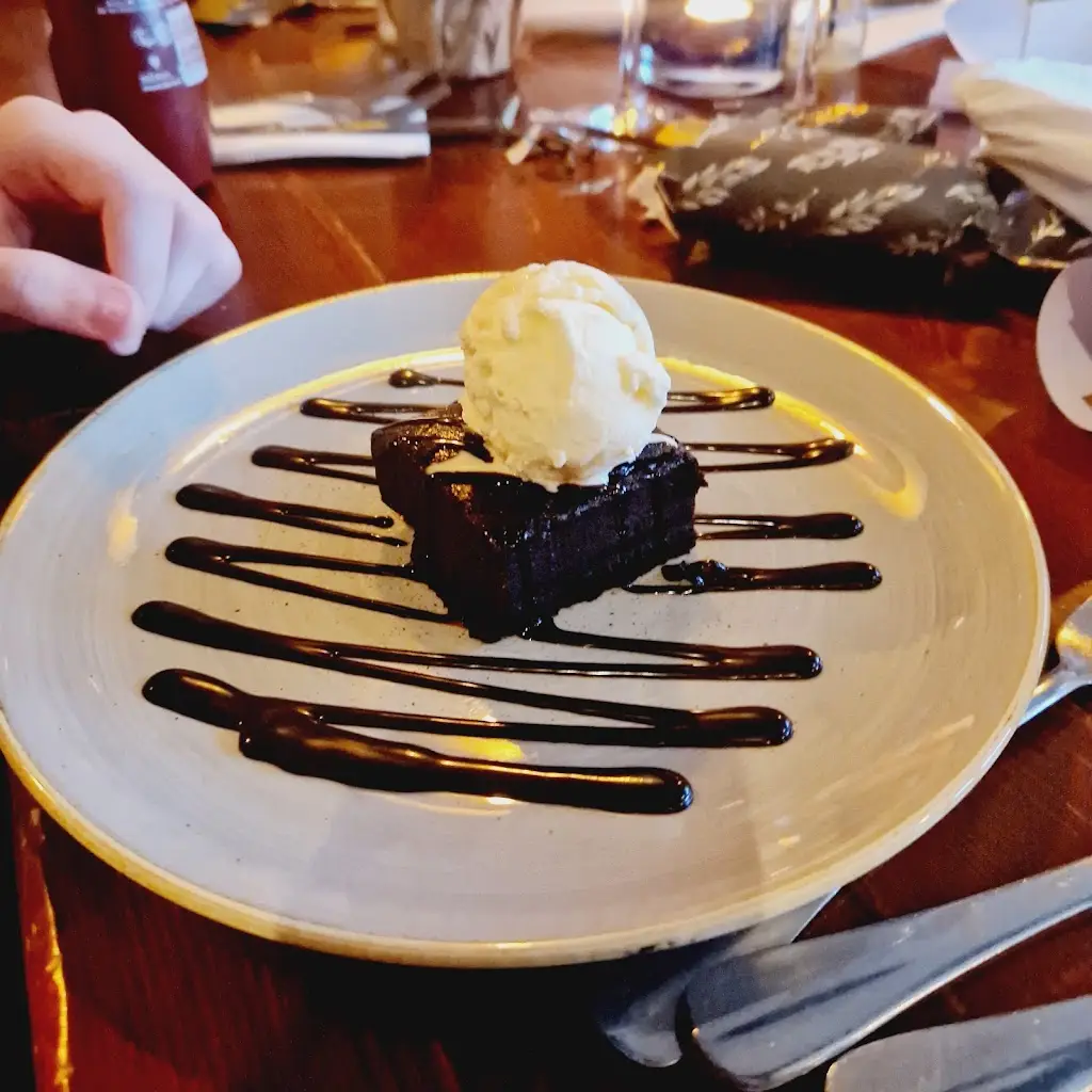 The Hanging Gate_Belper_slider_image_2