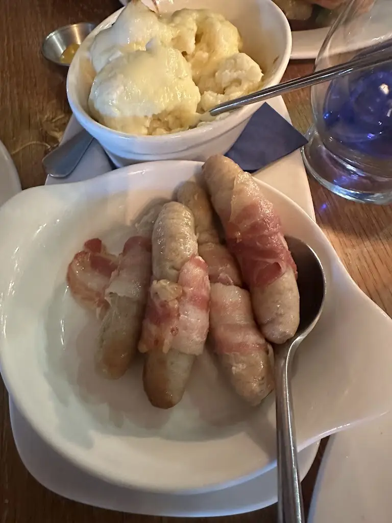 Samantha Ng_Waterfront_Walsall_review