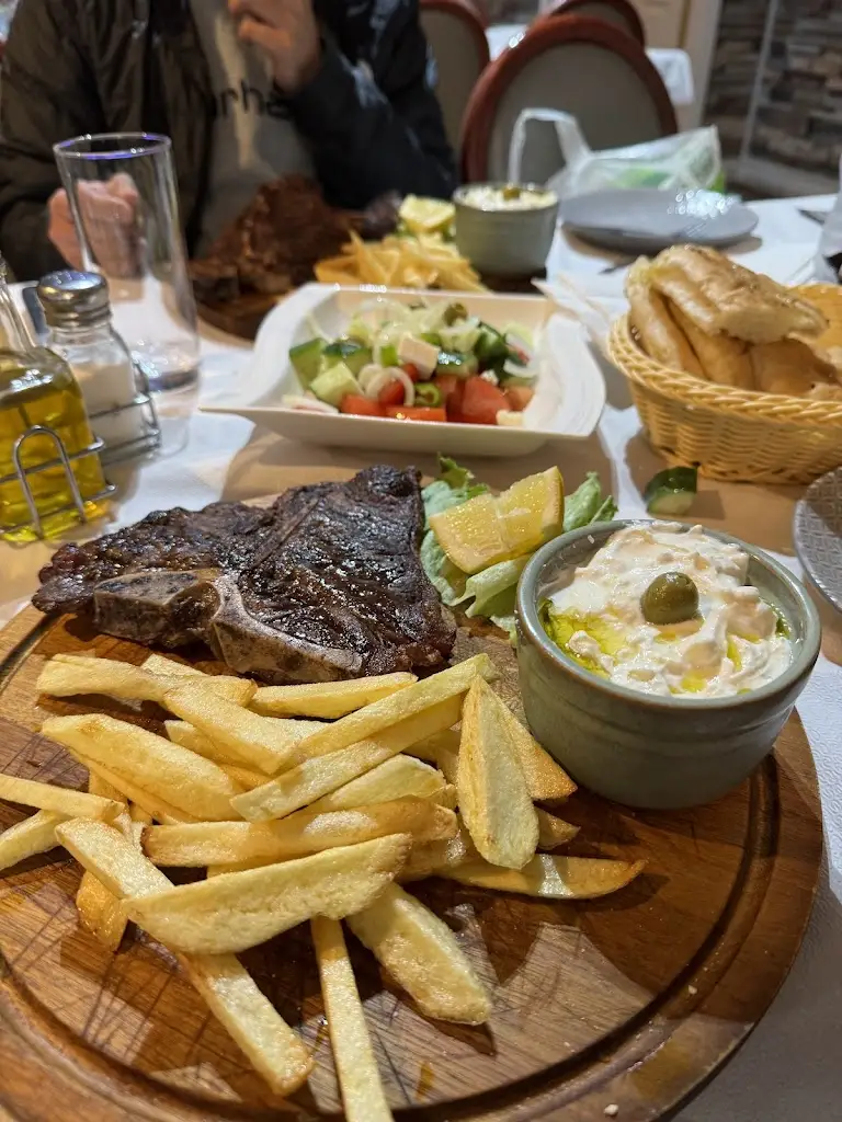 Illyrian Bar & Mediterranean Restaurant_Walsall_slider_image_3