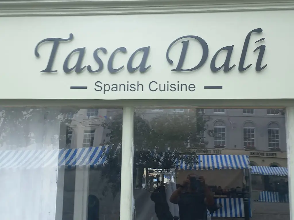 Tasca Dali_Warwick_slider_image_1