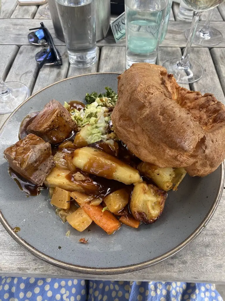 Charlie Grieco_The White Bear_Warlingham_review