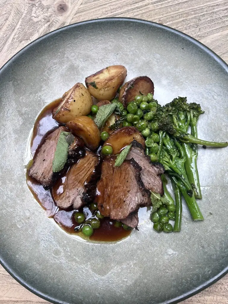 The White Bear_Warlingham_slider_image_3