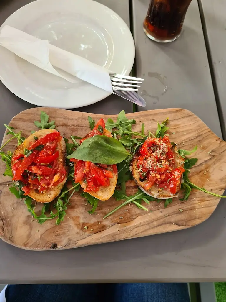 Menu_Spaghetti Tree_Warlingham_image_2